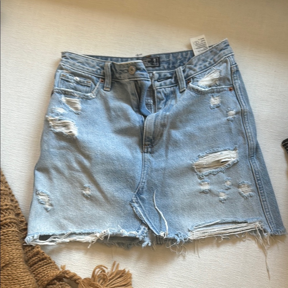 NWOT Abercrombie Light Blue Distressed Denim Skirt size 2/size 26
